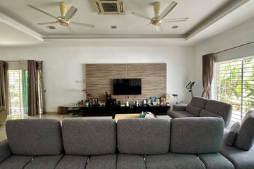 C H E A P Bangsar 2 Storey Semi D House For Sale