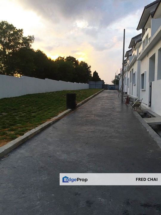 C H E A P Townhouse E N D L O T Damai Perdana house for sale, Kuala Lumpur, Cheras