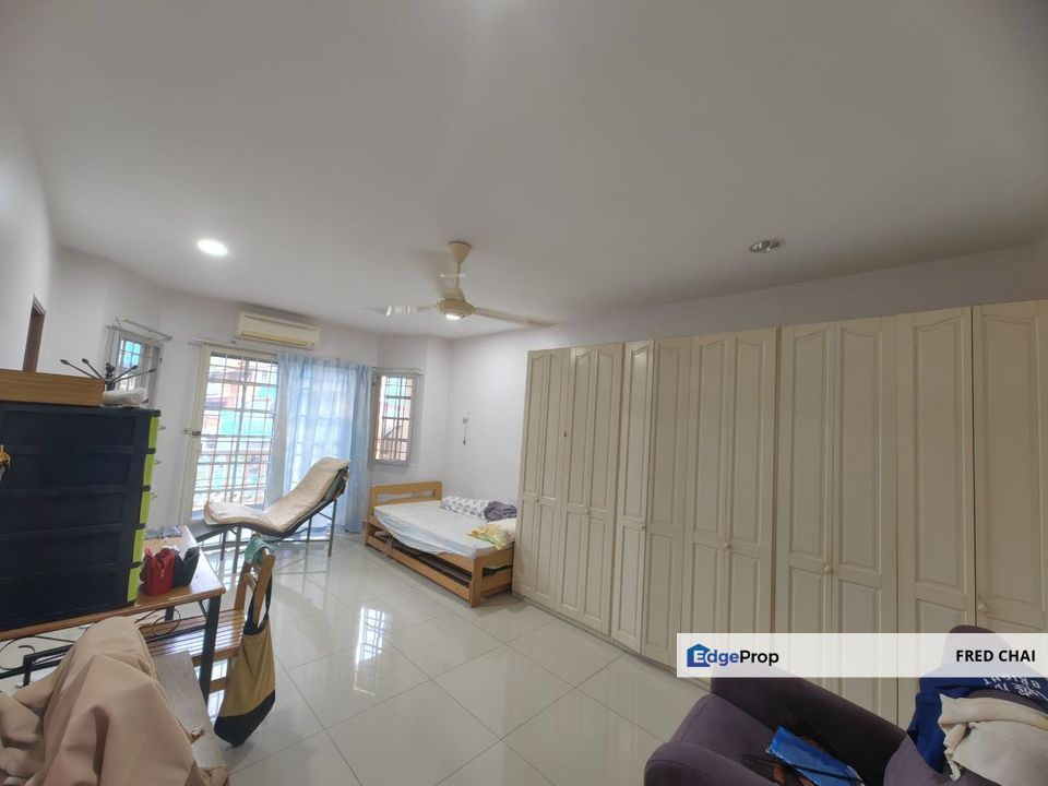 C H E A P Putri Jaya 3 sty terrace fully renovated & Guarded, Selangor, Batu 9th Cheras