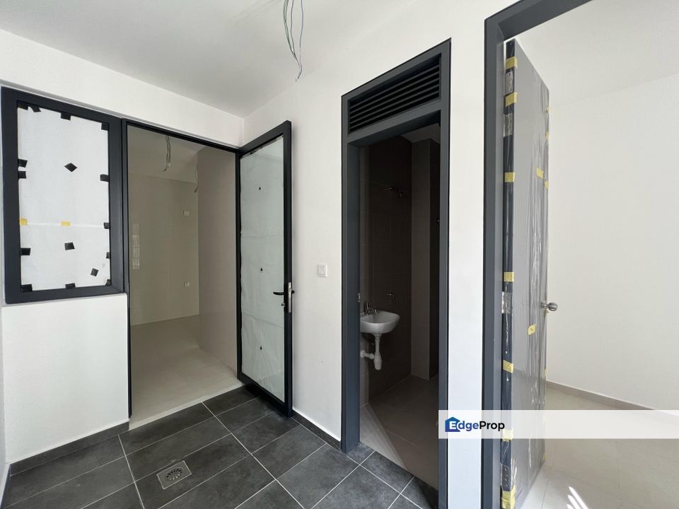 C H E A P 2 sty Cloville Jade Hills Superlink house for sale, Selangor, Kajang