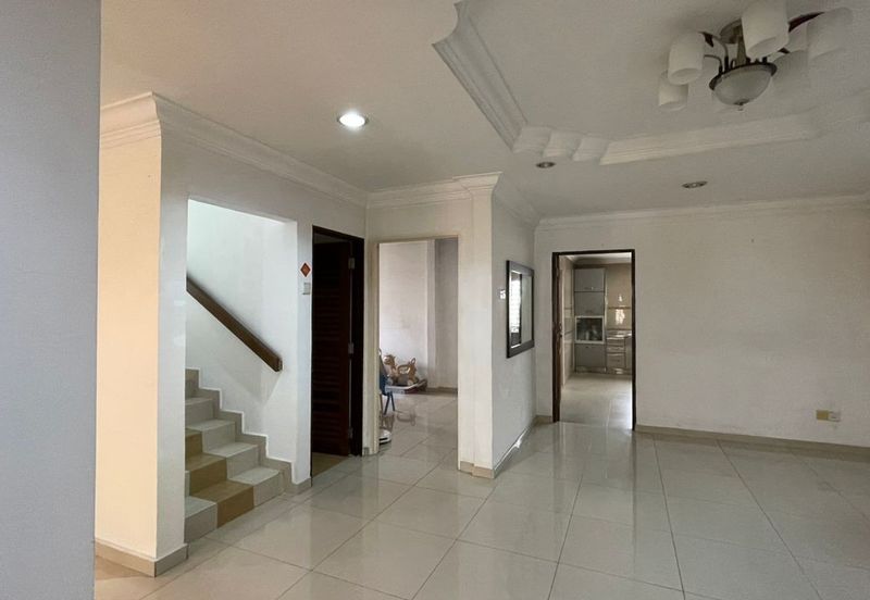 C H E A P 2 sty Taman Oug Semi D house for sale