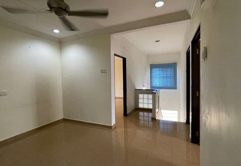 C H E A P 2 sty Taman Oug Semi D house for sale