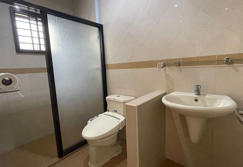 C H E A P 2 sty Taman Oug Semi D house for sale