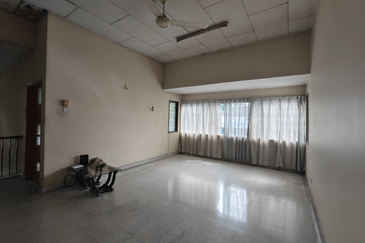 C H E A P 2 Storey Bungalow in Taman OUG 