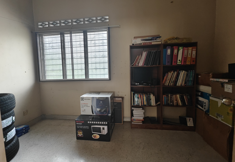 C H E A P 2 Storey Bungalow in Taman OUG 