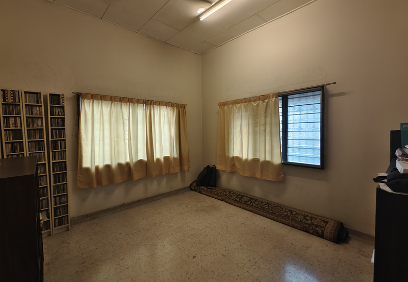 C H E A P 2 Storey Bungalow in Taman OUG 