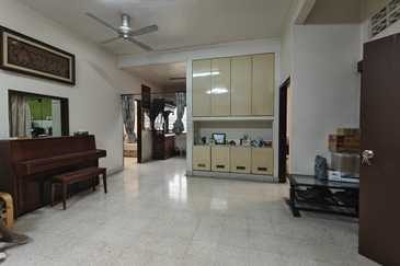 C H E A P 2 Storey Bungalow in Taman OUG 