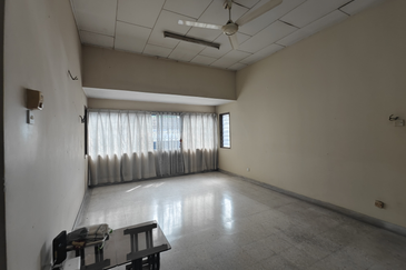 C H E A P 2 Storey Bungalow in Taman OUG 