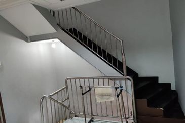 C H E A P 2 storey house at Taman Rakyat Cheras KL