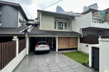 C H E A P 2 storey terrace Bangsar house for sale