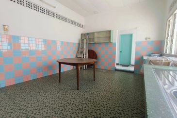 C H E A P 2 Storey Bungalow @ Jalan Ipoh 