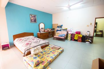 CHEAP Sungai Long SL 4 of 2 storey Semi D renovated house for sale