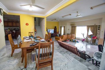 CHEAP Sungai Long SL 4 of 2 storey Semi D renovated house for sale