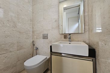 C H E A P Lakefields Sungai Besi 3 Storey Lake View Semi-D