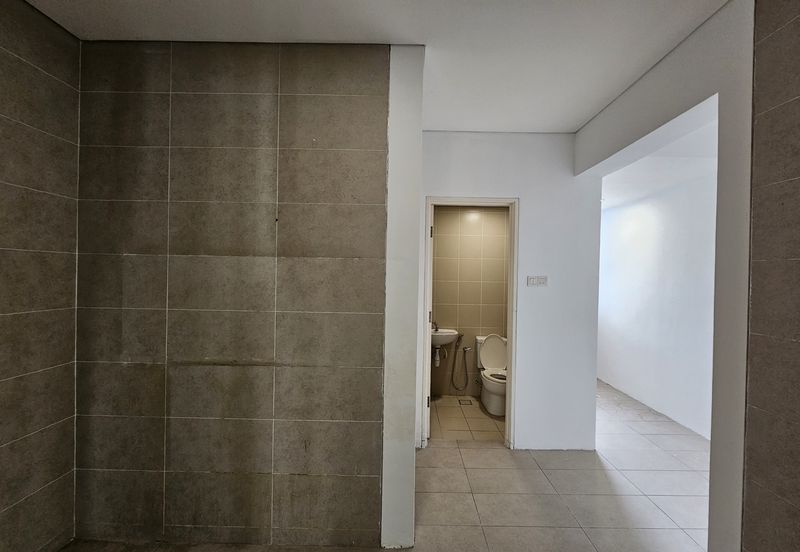 C H E A P Lakefields Sungai Besi 3 Storey Lake View Semi-D