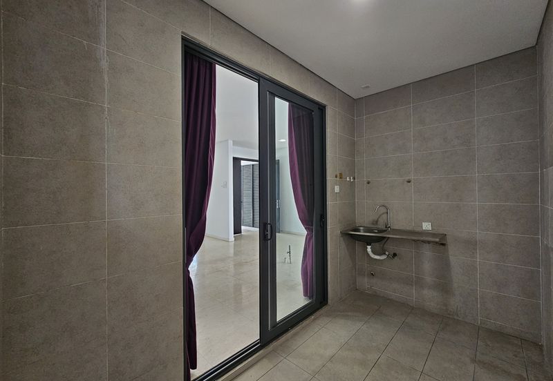 C H E A P Lakefields Sungai Besi 3 Storey Lake View Semi-D