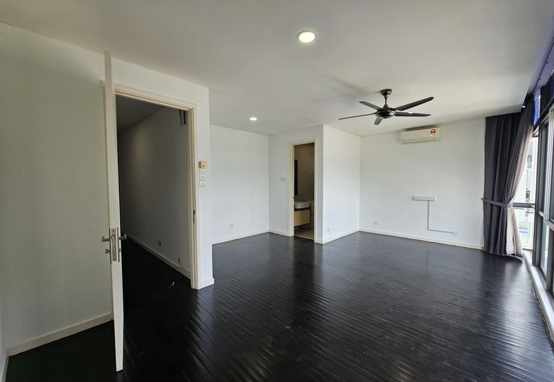 C H E A P Lakefields Sungai Besi 3 Storey Lake View Semi-D