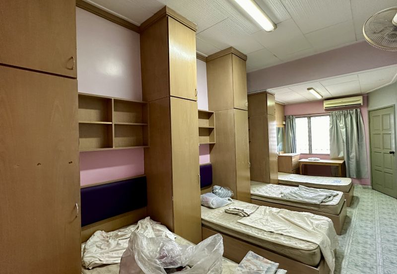 C H E A P Taman Rakyat Cheras 2.5 storey terrace house For Sale