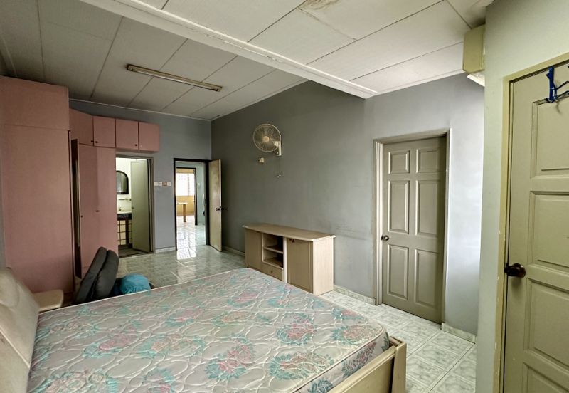 C H E A P Taman Rakyat Cheras 2.5 storey terrace house For Sale