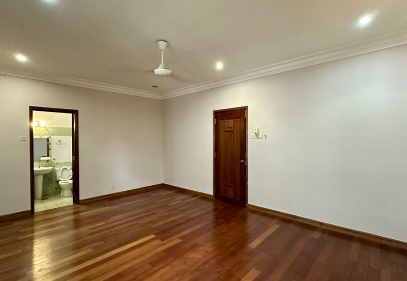  C H E A P Bangsar 2 Storey Bungalow House For Sale