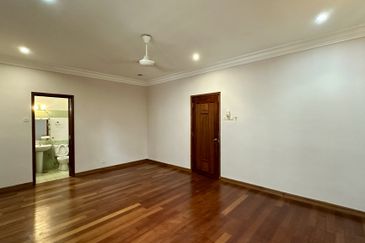  C H E A P Bangsar 2 Storey Bungalow House For Sale
