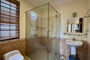  C H E A P Bangsar 2 Storey Bungalow House For Sale