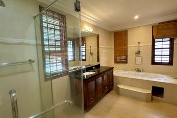  C H E A P Bangsar 2 Storey Bungalow House For Sale