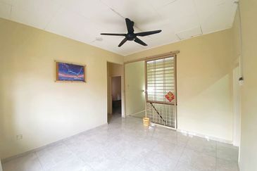 CHEAP Sungai Long 2 storey superlink terrace house for sale