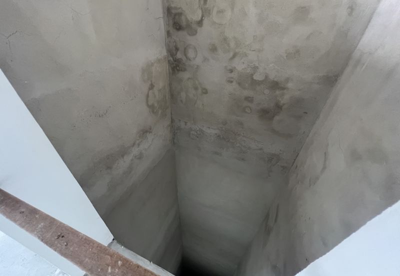 C H E A P 4 Sty shoplot Facing main road at Batu 11 Cheras