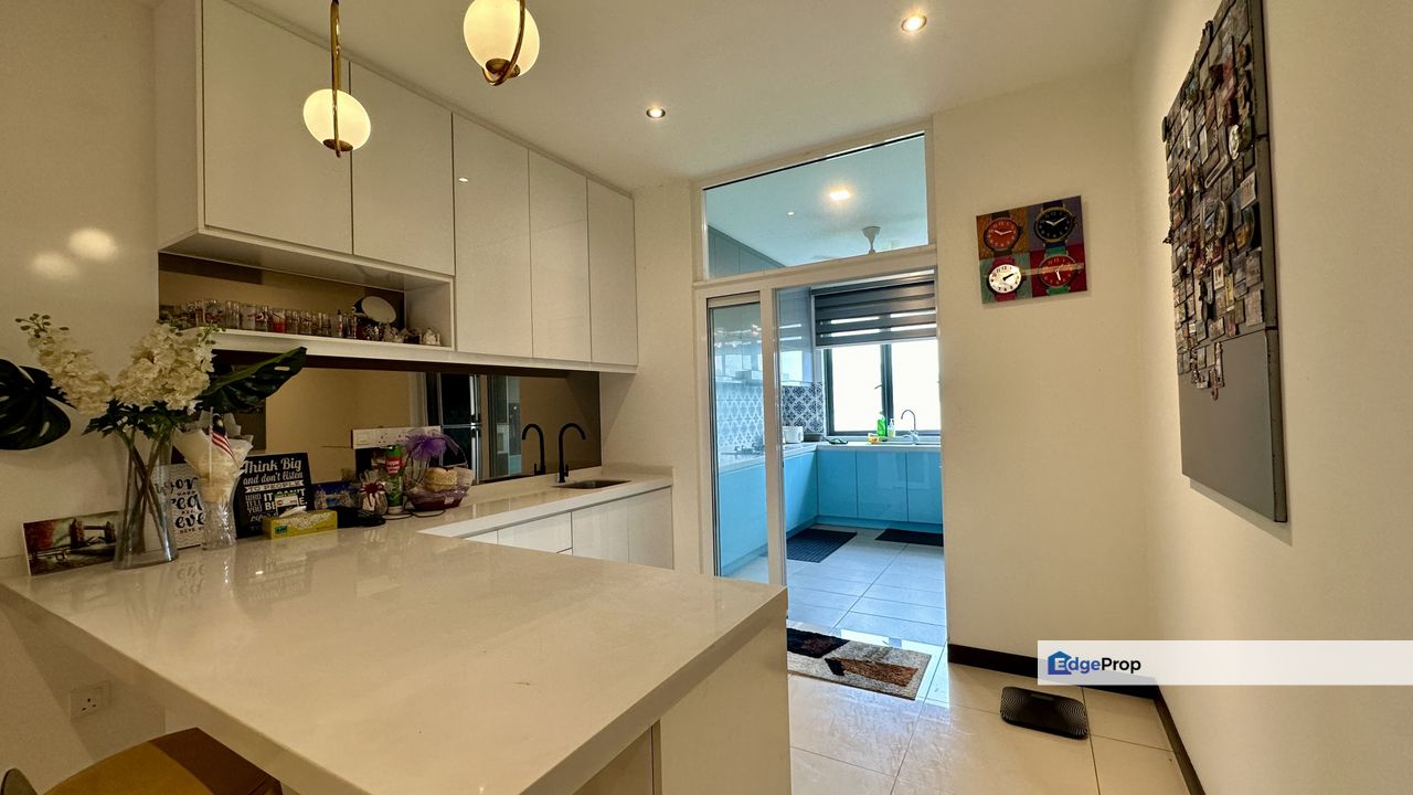 C H E A P Tiara Hills 2.5 storey Superlink House For Sale, Kuala Lumpur, Cheras