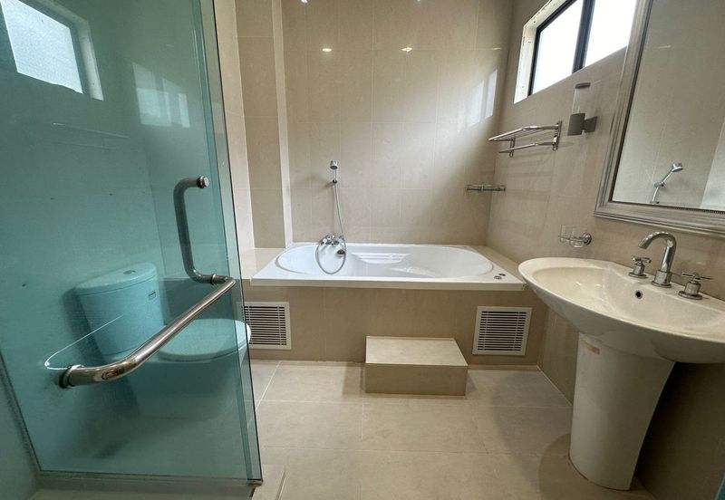 C H E A P 2 Sty Bungalow at Sungai Long for sale