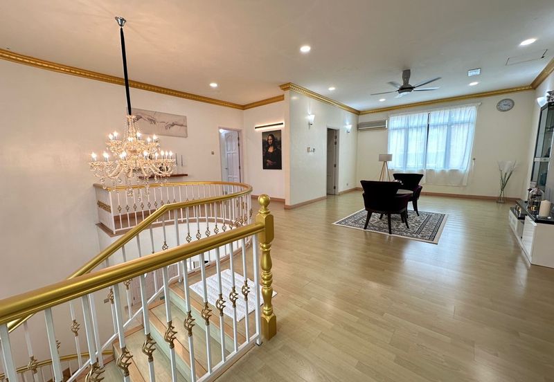 C H E A P 2 Sty Bungalow at Sungai Long for sale