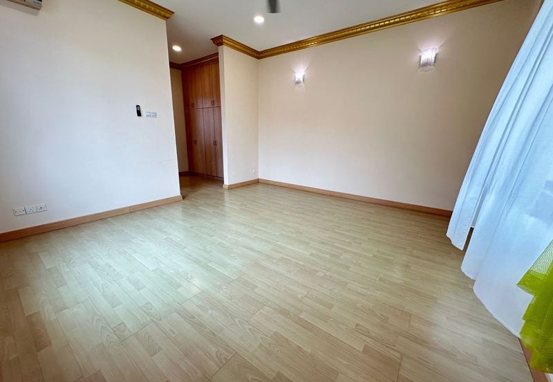 C H E A P 2 Sty Bungalow at Sungai Long for sale