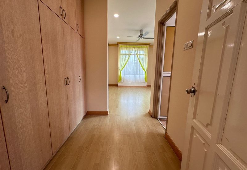 C H E A P 2 Sty Bungalow at Sungai Long for sale