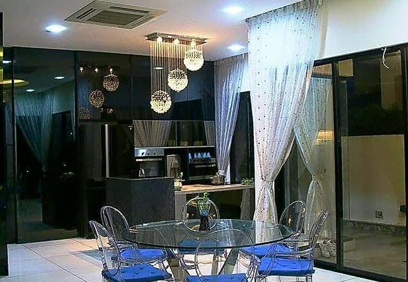 C H E A P 3 Sty Semi-D Twin Palm at Sungai Long 