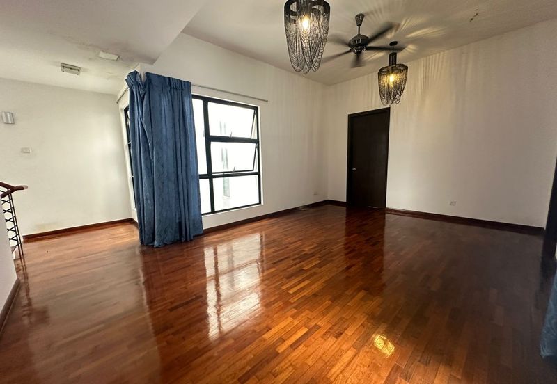 C H E A P 2.5 Sty Semi-D at Twin Palm house for sale