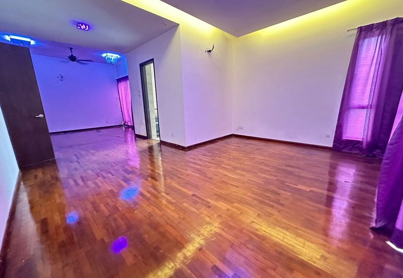 C H E A P 2.5 Sty Semi-D at Twin Palm house for sale