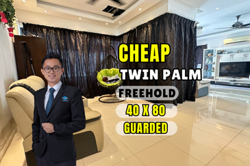 C H E A P 2.5 Sty Semi-D at Twin Palm house for sale