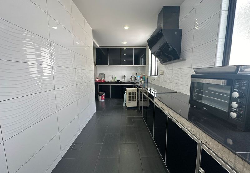 C H E A P 2.5 Sty Semi-D at Twin Palm house for sale