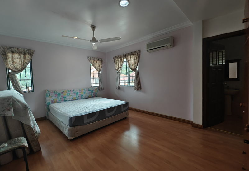 C H E A P Super Big Land Size OUG 2 Storey Bungalow for sale