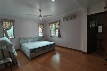 C H E A P Super Big Land Size OUG 2 Storey Bungalow for sale