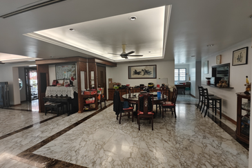 C H E A P Super Big Land Size OUG 2 Storey Bungalow for sale