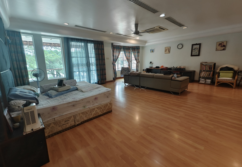 C H E A P Super Big Land Size OUG 2 Storey Bungalow for sale