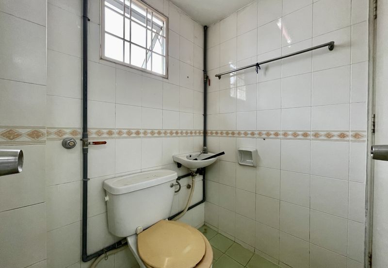 C H E A P Damai Perdana 2 storey Terrace House for sale