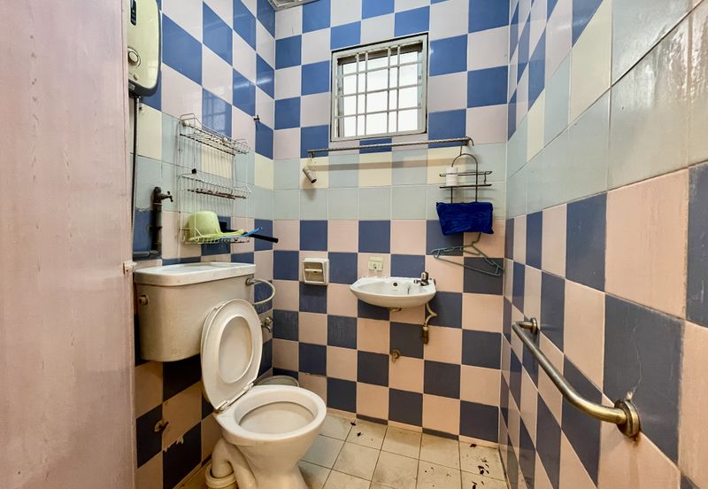 C H E A P Damai Perdana 2 storey Terrace House for sale