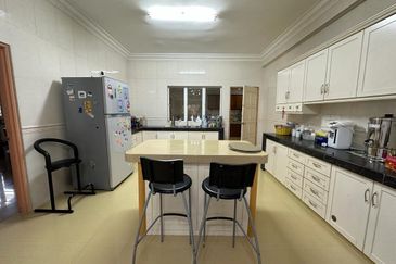 CHEAP 2 Sty Bungalow at Sungai Long CHERAS for sale