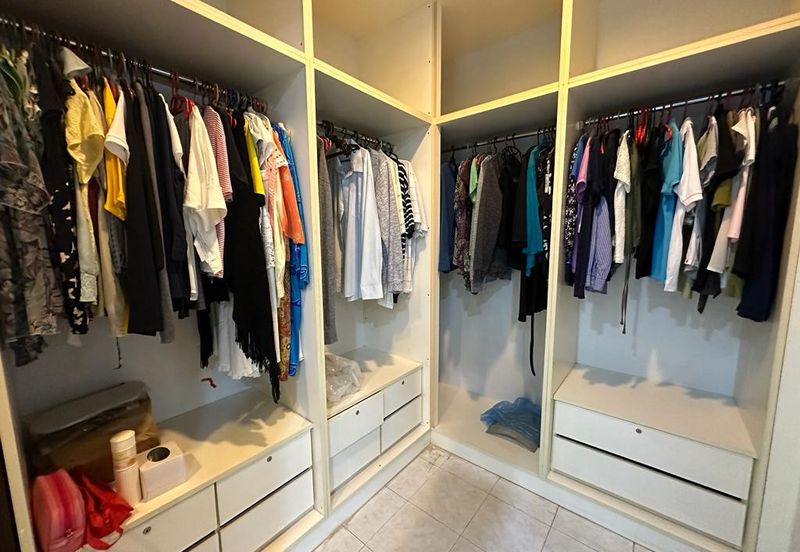 CHEAP 2 Sty Bungalow at Sungai Long CHERAS for sale