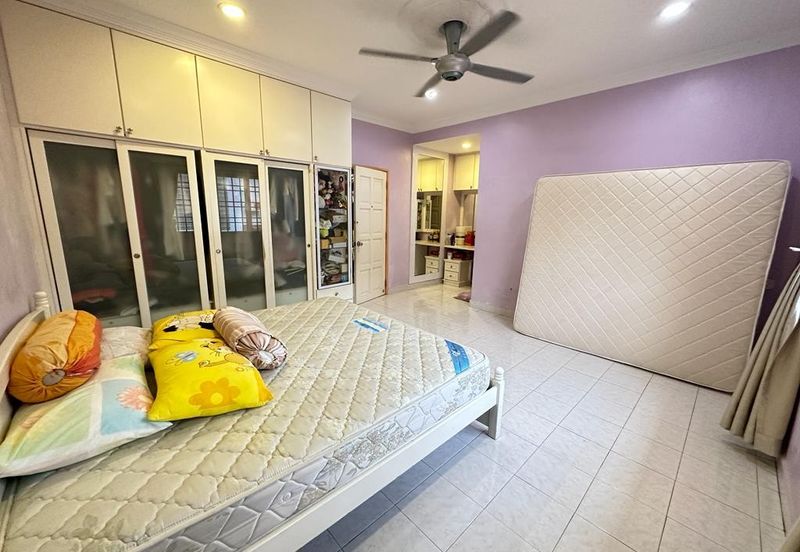 CHEAP 2 Sty Bungalow at Sungai Long CHERAS for sale
