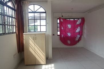 CHEAP Sungai Long CORNER 2 sty terrace house for sale