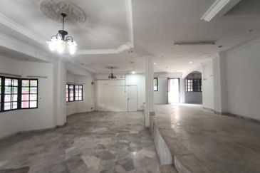 CHEAP Sungai Long CORNER 2 sty terrace house for sale